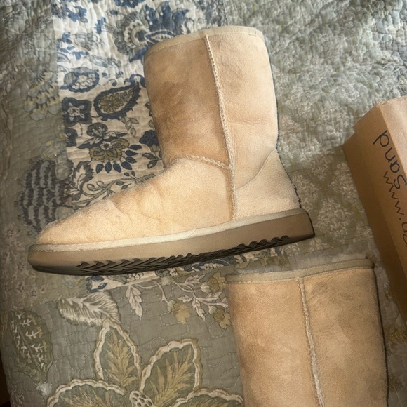 Like New! Authentic Women's UGG Classic Short Boots - Sand, Size 6" - Picture 2 of 8